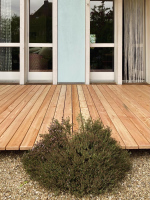 Terrasse in nordischer Lärche